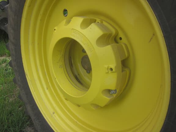 Image of John Deere 8370R equipment image 3