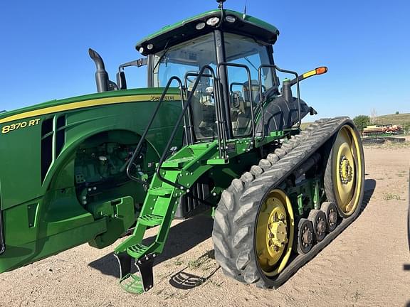 Image of John Deere 8370RT equipment image 3