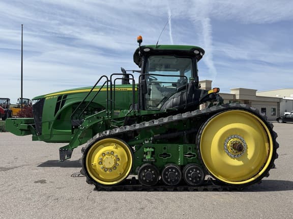 Image of John Deere 8370RT equipment image 1