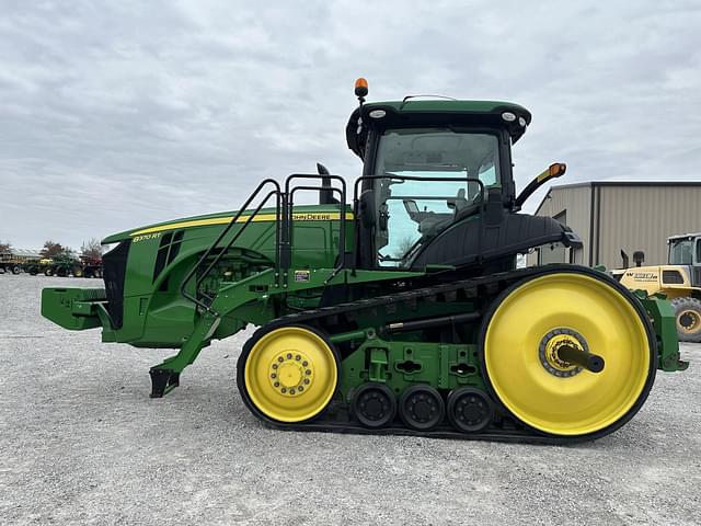 Image of John Deere 8370RT equipment image 2