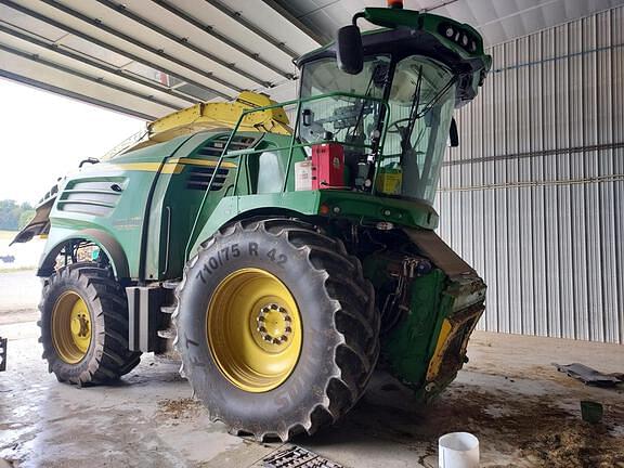 Image of John Deere 8400 Primary image