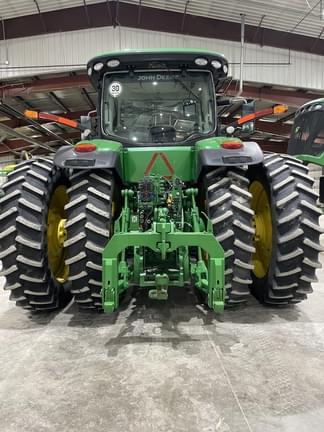 Image of John Deere 8400R equipment image 2