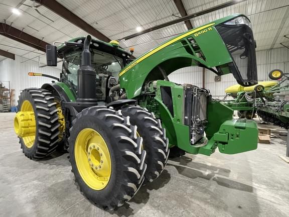 Image of John Deere 8400R equipment image 1
