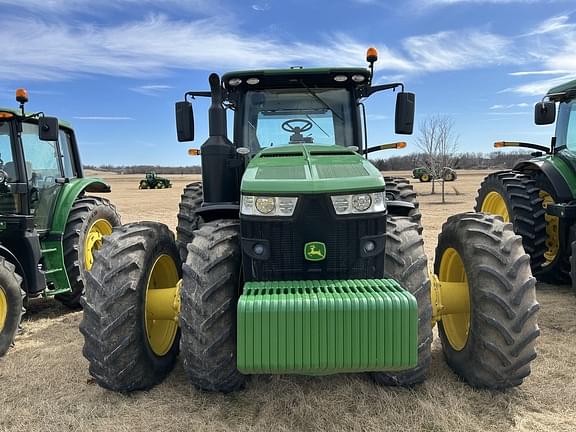 Image of John Deere 8400R equipment image 1