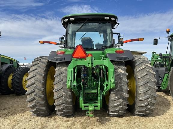 Image of John Deere 8400R equipment image 4