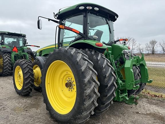 Image of John Deere 8400R equipment image 2