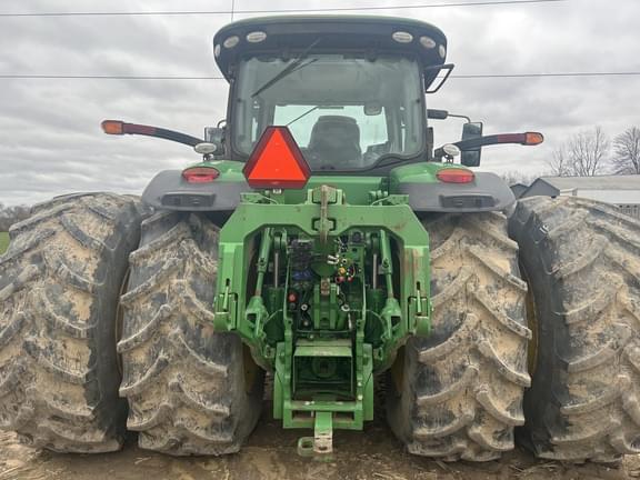 Image of John Deere 8400R equipment image 2