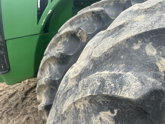 Image of John Deere 8400R equipment image 4