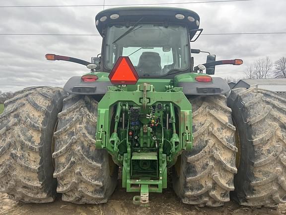 Image of John Deere 8400R equipment image 1