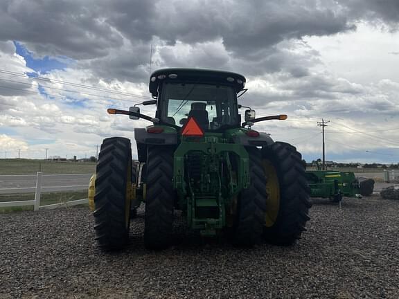 Image of John Deere 8400R equipment image 4