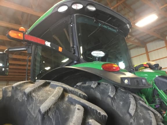 Image of John Deere 8400R equipment image 1