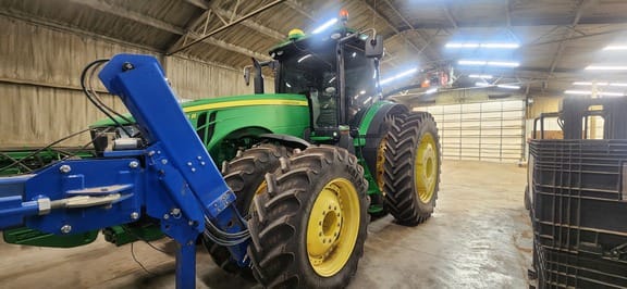 2017 John Deere 8400R Equipment Image0