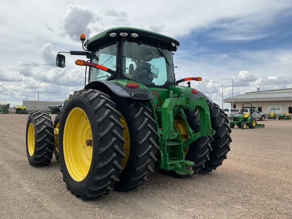 Image of John Deere 8400R equipment image 2