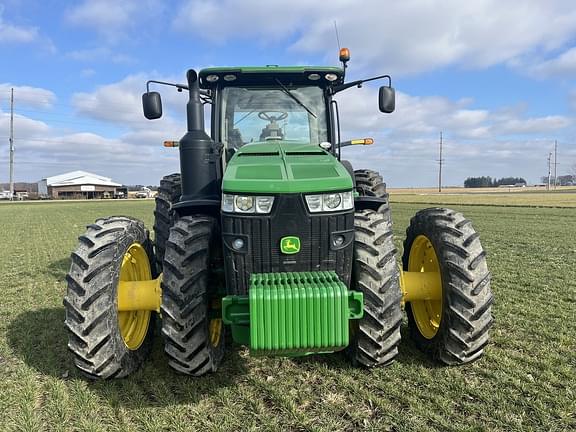 Image of John Deere 8400R equipment image 1