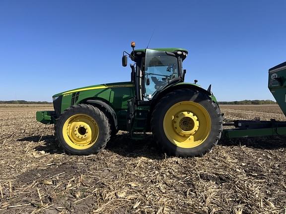 Image of John Deere 8400R equipment image 1