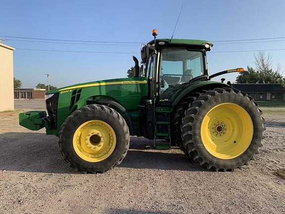 Image of John Deere 8400R equipment image 1