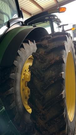 Image of John Deere 8400R equipment image 4