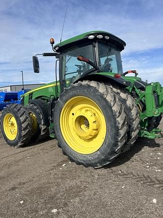 Image of John Deere 8400R equipment image 1