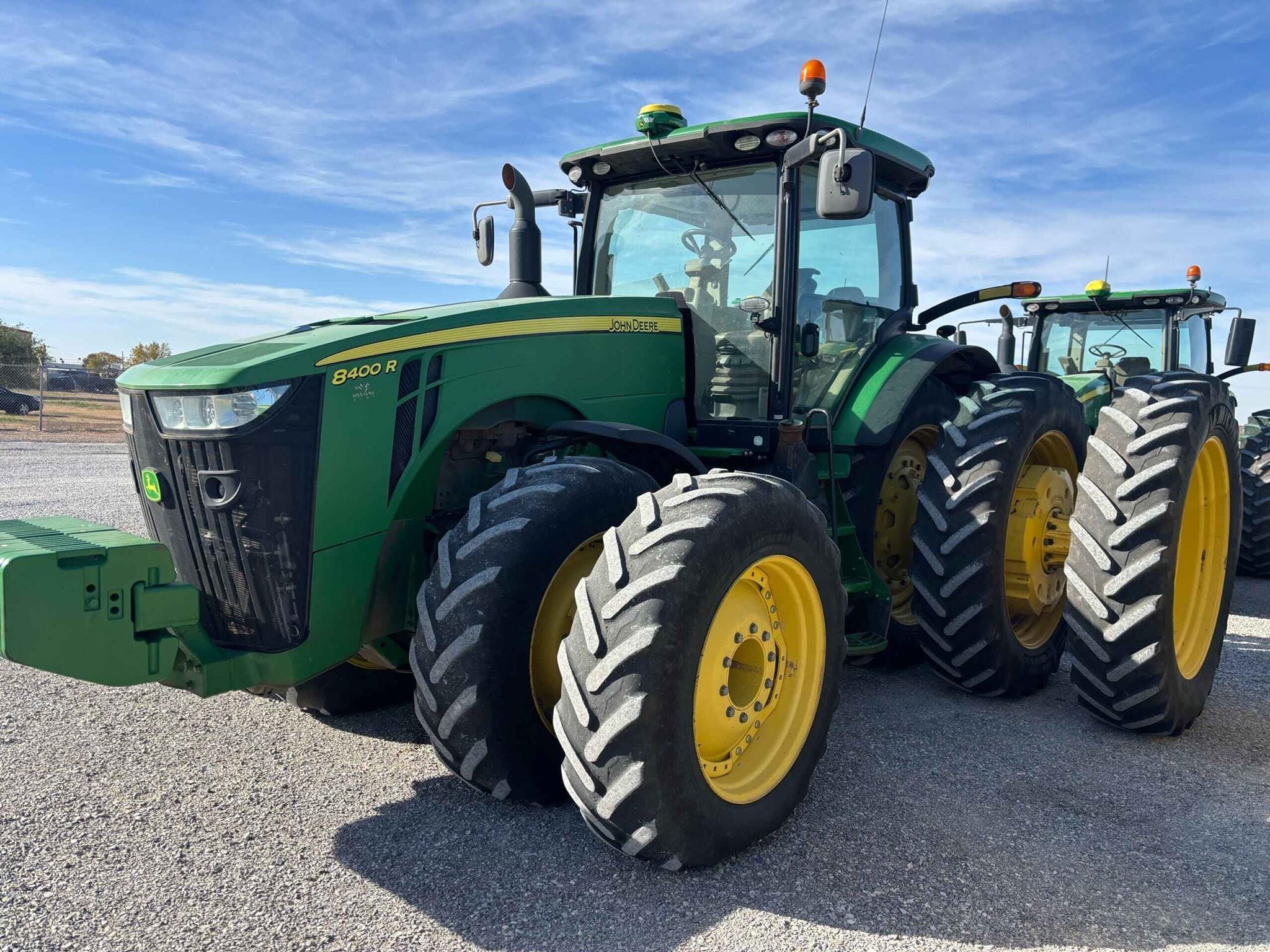 2017 John Deere 8400R Equipment Image0