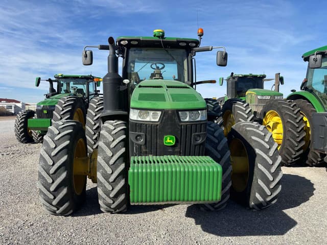 Image of John Deere 8400R equipment image 2