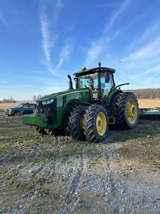 2017 John Deere 8400R Equipment Image0