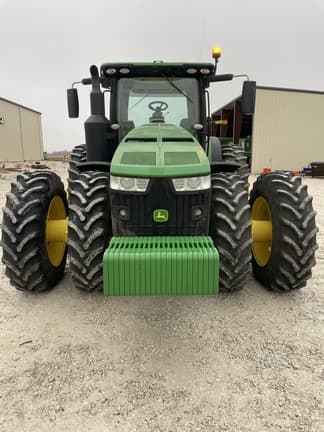 Image of John Deere 8400R equipment image 4