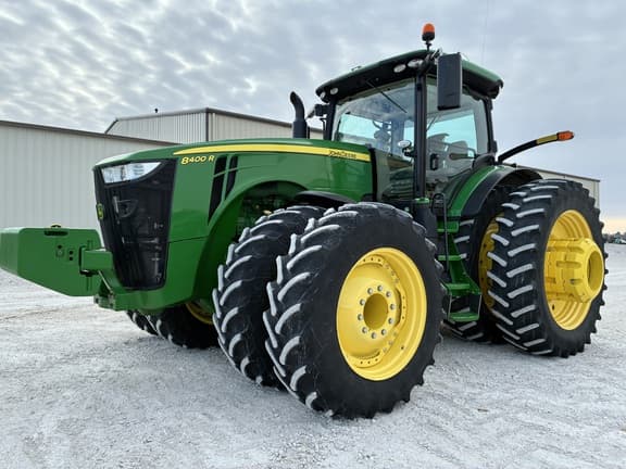 Image of John Deere 8400R equipment image 3