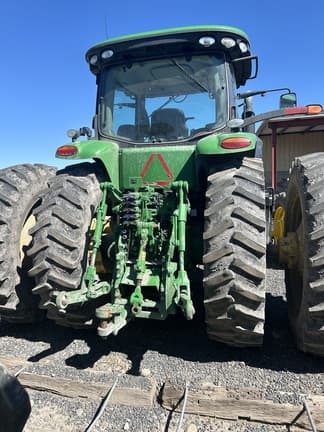 Image of John Deere 8400R equipment image 1