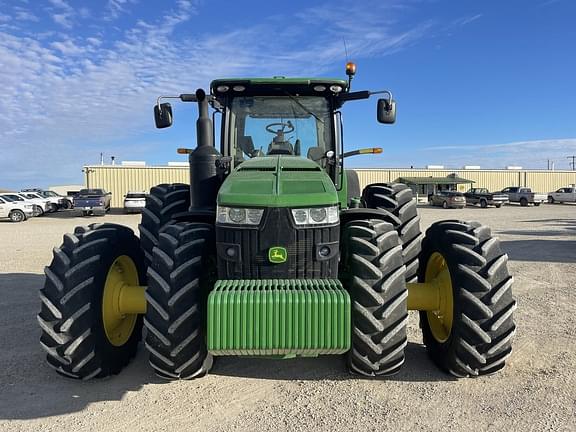 Image of John Deere 8400R equipment image 1