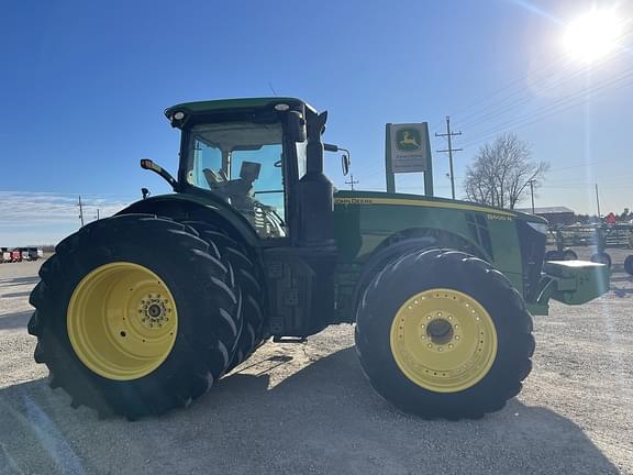 Image of John Deere 8400R equipment image 3