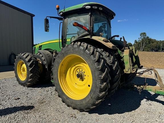 Image of John Deere 8400R equipment image 2