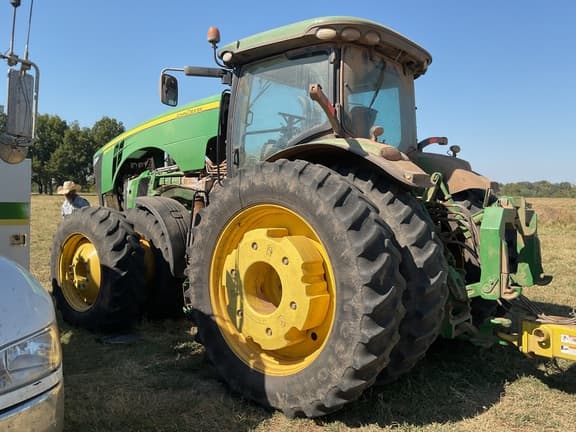 Image of John Deere 8400R equipment image 3