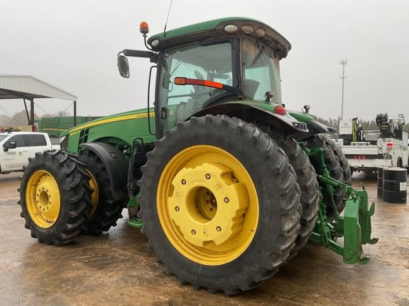 Image of John Deere 8400R equipment image 3