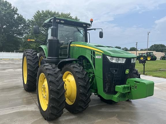 Image of John Deere 8400R equipment image 1