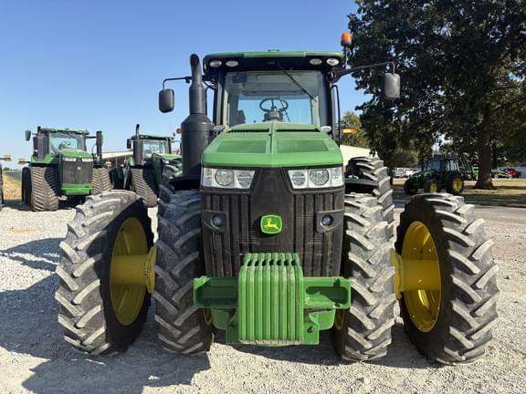 Image of John Deere 8400R equipment image 2