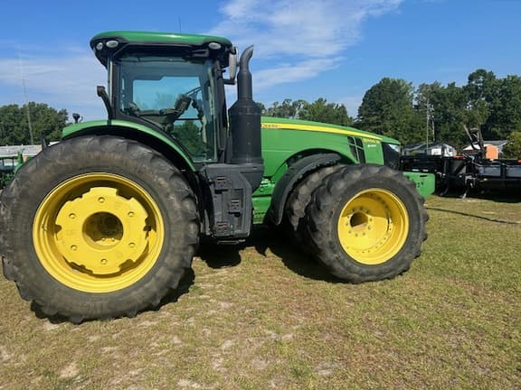 Image of John Deere 8400R equipment image 1