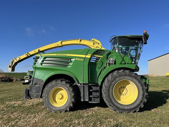 Image of John Deere 8500 Primary image