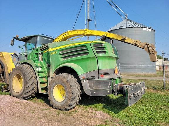 Image of John Deere 8700 equipment image 2