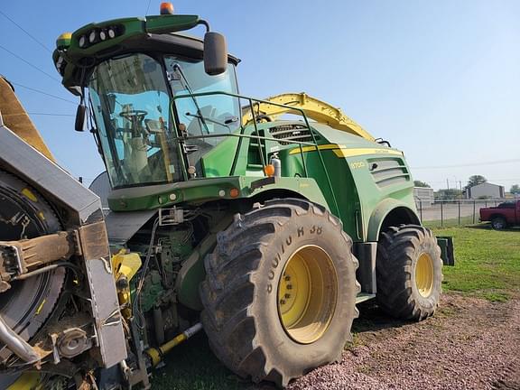 Image of John Deere 8700 Primary image