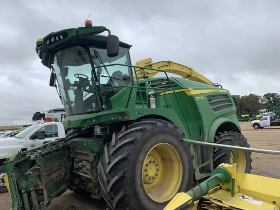 2017 John Deere 8700i Equipment Image0