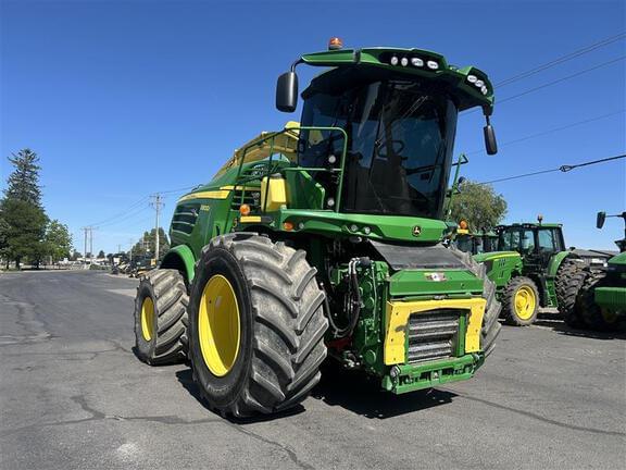 Image of John Deere 8800i equipment image 2
