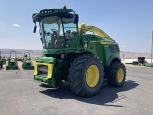 2017 John Deere 8800 Image