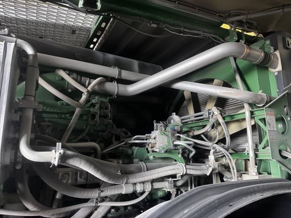 Image of John Deere 8800 equipment image 4