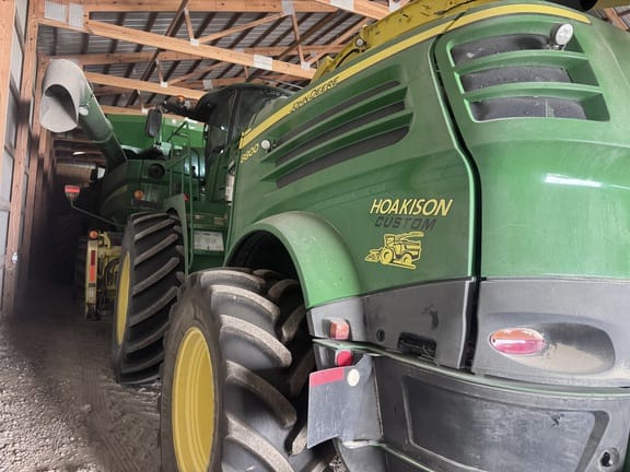 2017 John Deere 8800 Equipment Image0