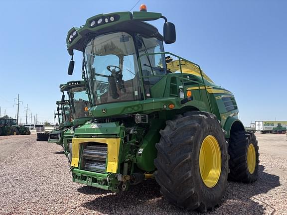 Image of John Deere 8800i equipment image 1