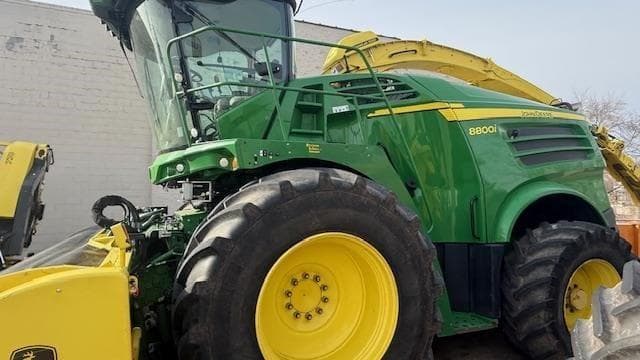 Image of John Deere 8800 equipment image 2
