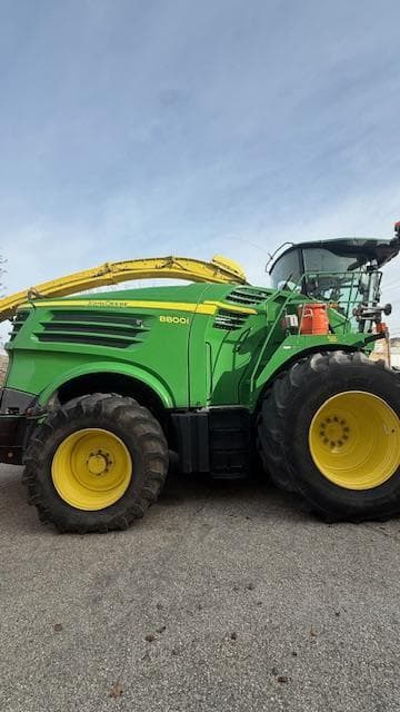 Image of John Deere 8800i equipment image 1