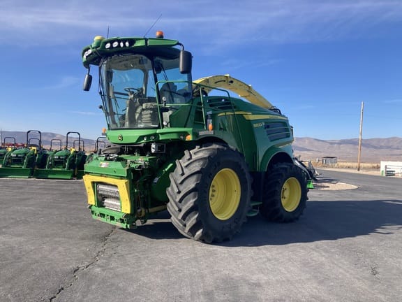 2017 John Deere 8800i Equipment Image0
