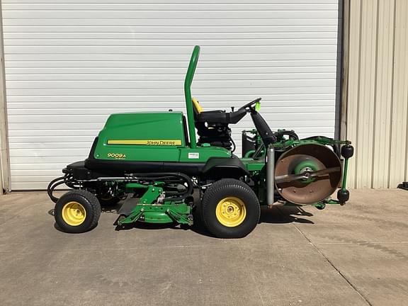 Image of John Deere 9009A equipment image 3