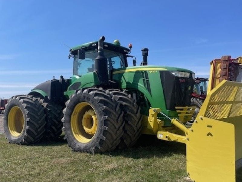 2017 John Deere 9420R Equipment Image0